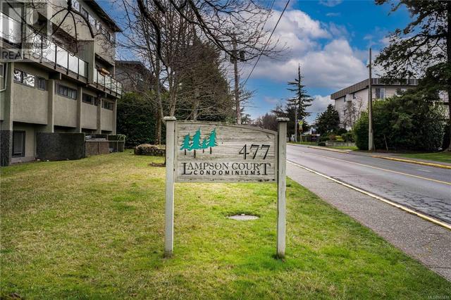 9 - 477 Lampson St, Condo with 3 bedrooms, 1 bathrooms and 1 parking in Esquimalt BC | Image 2