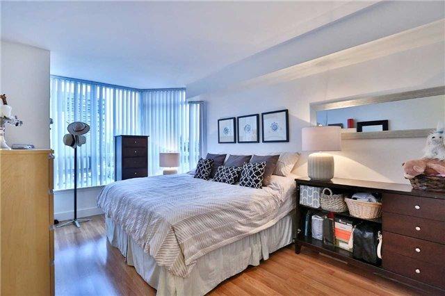 205 - 75 King St E, Condo with 2 bedrooms, 2 bathrooms and 1 parking in Mississauga ON | Image 15