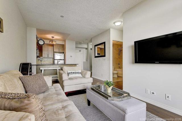807 - 9235 Jane St, Condo with 1 bedrooms, 1 bathrooms and 1 parking in Vaughan ON | Image 3