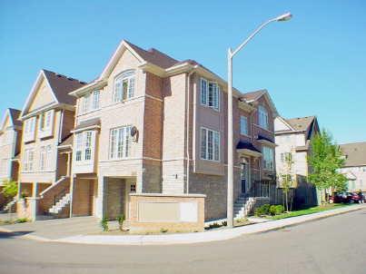 128 - 50 Strathaven Dr, Townhouse with 2 bedrooms, 2 bathrooms and 2 parking in Mississauga ON | Image 1