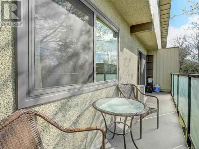 44 - 477 Lampson St, Condo with 3 bedrooms, 1 bathrooms and 1 parking in Esquimalt BC | Image 3