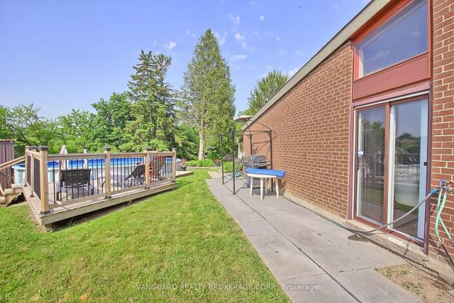 14 Masseygrove Cres, House detached with 3 bedrooms, 2 bathrooms and 4 parking in Toronto ON | Image 32