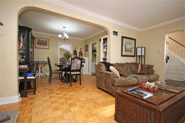118 Elliott St, House detached with 3 bedrooms, 2 bathrooms and 4 parking in Brampton ON | Image 5