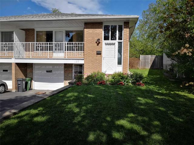 upper - 137 Pineway Blvd, House semidetached with 3 bedrooms, 1 bathrooms and 3 parking in Toronto ON | Image 1