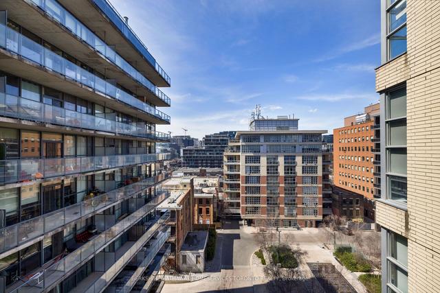 804 - 23 Brant St, Condo with 2 bedrooms, 2 bathrooms and 1 parking in Toronto ON | Image 6