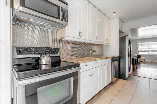 907 Islington Ave, House detached with 2 bedrooms, 2 bathrooms and 6 parking in Toronto ON | Image 5