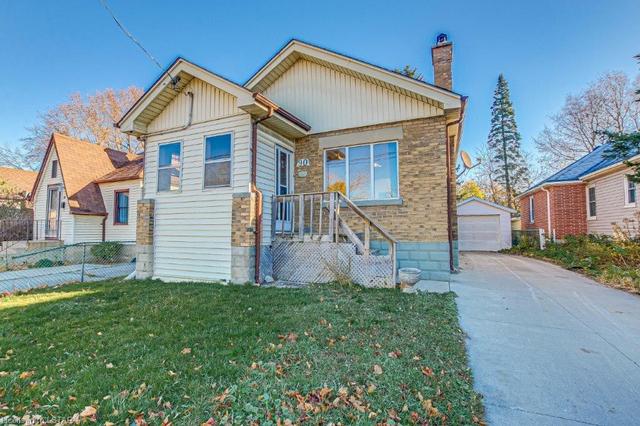 90 Adelaide Street S, House detached with 2 bedrooms, 1 bathrooms and 4 parking in London ON | Image 6