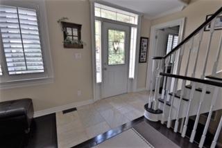 396 Oak St, House detached with 3 bedrooms, 3 bathrooms and 5 parking in Newmarket ON | Image 3