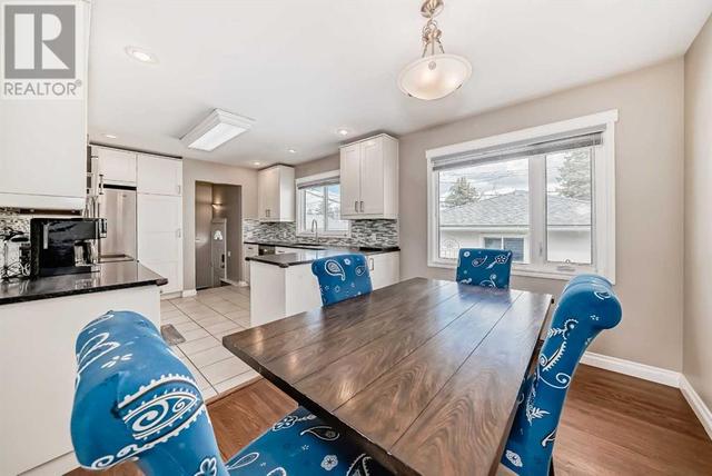 110 Warwick Drive Sw, House detached with 1 bedrooms, 1 bathrooms and 5 parking in Calgary AB | Image 9