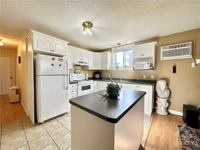 6 - 171 Mabel Street, Condo with 2 bedrooms, 1 bathrooms and 1 parking in The Nation ON | Image 5