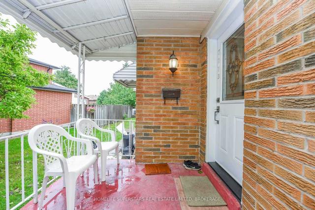 7273 Wainbrook Rd, House detached with 4 bedrooms, 2 bathrooms and 2 parking in Mississauga ON | Image 12