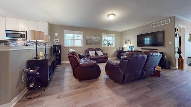 2 Peace Cres, House detached with 2 bedrooms, 3 bathrooms and 4 parking in Peterborough ON | Image 40