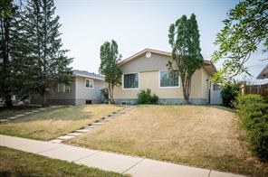 7367 Huntington Street Ne, House detached with 5 bedrooms, 2 bathrooms and 2 parking in Calgary AB | Image 15