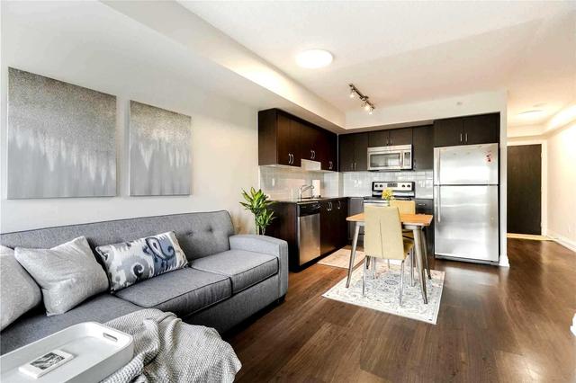 409 - 3520 Danforth Ave, Condo with 1 bedrooms, 1 bathrooms and 1 parking in Toronto ON | Image 1