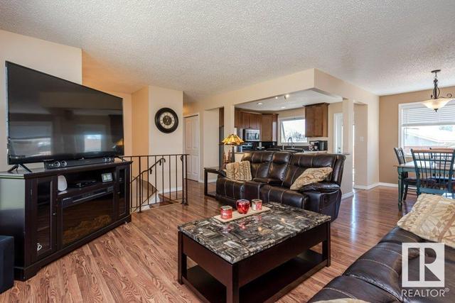 8205 95a Av, House detached with 4 bedrooms, 2 bathrooms and 6 parking in Fort Saskatchewan AB | Image 16