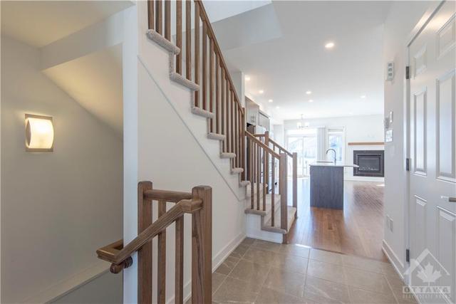 853 Solarium Avenue, Townhouse with 3 bedrooms, 3 bathrooms and 2 parking in Ottawa ON | Image 5