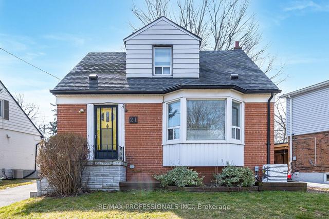 21 Kentroyal Dr, House detached with 3 bedrooms, 2 bathrooms and 5 parking in Toronto ON | Image 1