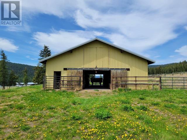 855 Vanderburgh Road, House detached with 4 bedrooms, 2 bathrooms and null parking in Cariboo E BC | Image 25