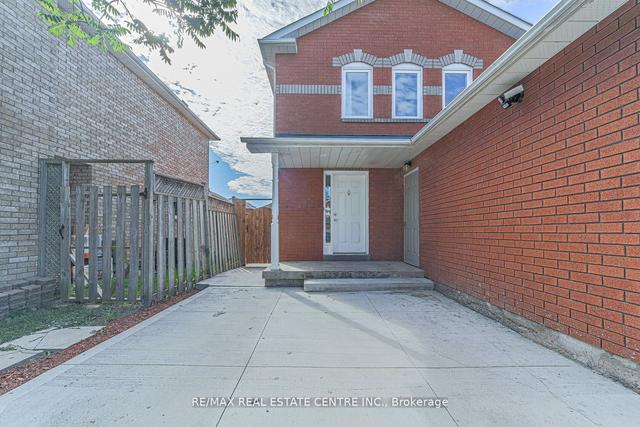 51 Ravenscliffe Crt, House detached with 3 bedrooms, 4 bathrooms and 5 parking in Brampton ON | Image 34
