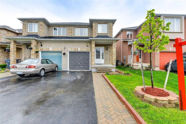82 Lonestar Cres, House semidetached with 3 bedrooms, 3 bathrooms and 2 parking in Brampton ON | Image 2