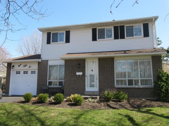 856 Governors Crt, House detached with 4 bedrooms, 3 bathrooms and null parking in Milton ON | Image 1
