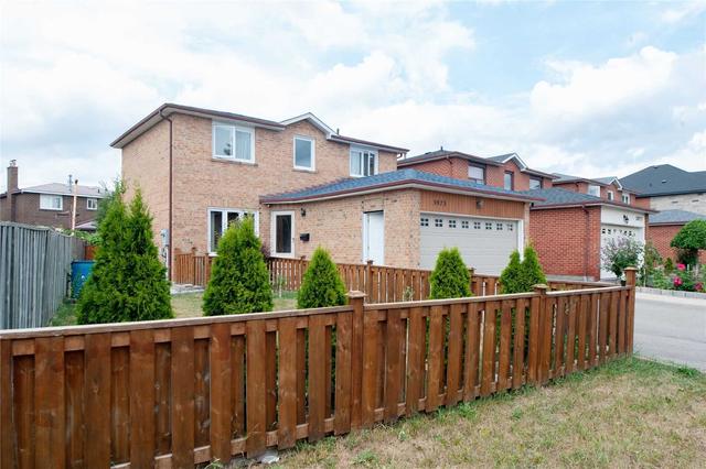3973 Longo Circ, House detached with 3 bedrooms, 4 bathrooms and 6 parking in Mississauga ON | Image 12