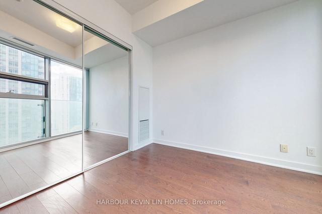1205 - 14 York St, Condo with 2 bedrooms, 2 bathrooms and 1 parking in Toronto ON | Image 22