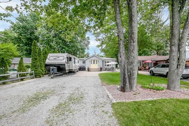 1125 Shore Acres Rd, House detached with 2 bedrooms, 1 bathrooms and 6 parking in Innisfil ON | Image 12