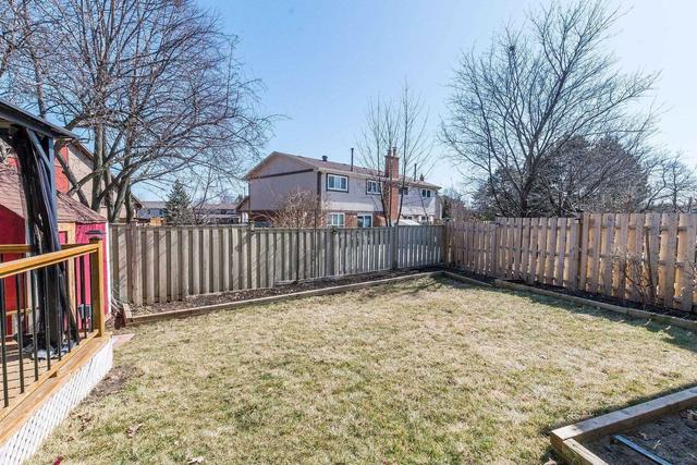 8 Bent Oak Circ, House detached with 3 bedrooms, 2 bathrooms and 2 parking in Mississauga ON | Image 22
