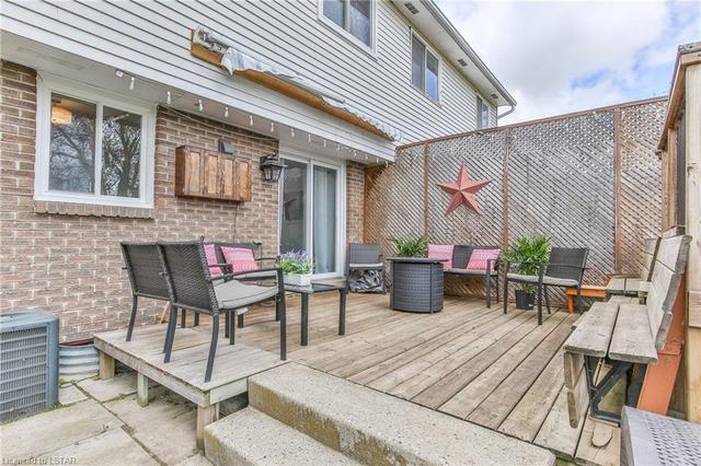 105 Maple Avenue, House semidetached with 4 bedrooms, 1 bathrooms and null parking in Stratford ON | Image 31