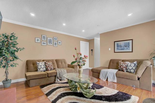 3324 Dwiggin Ave, House detached with 4 bedrooms, 3 bathrooms and 4 parking in Mississauga ON | Image 8