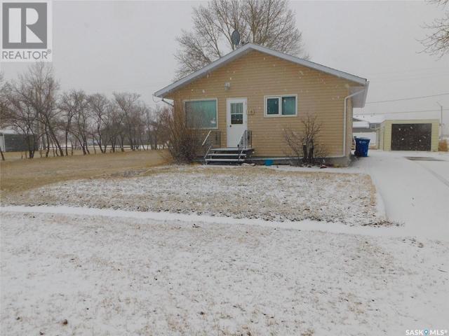 16 H Avenue, House detached with 2 bedrooms, 2 bathrooms and null parking in Willow Bunch SK | Image 1
