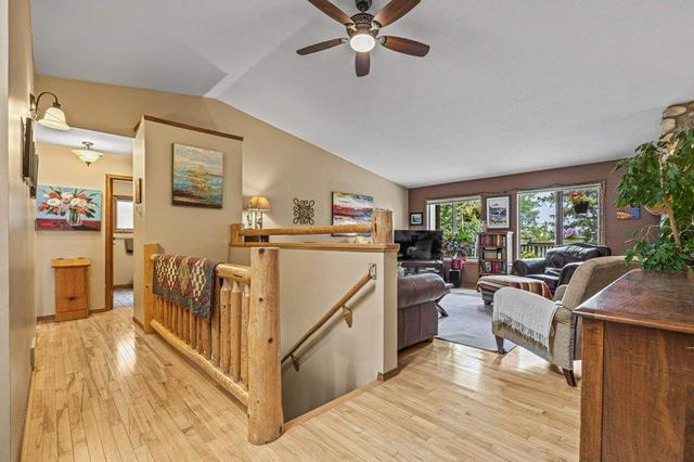 3 Cougar Court, House detached with 5 bedrooms, 3 bathrooms and 4 parking in Canmore AB | Image 8