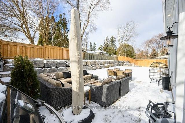 942 Coleman Crt, House detached with 3 bedrooms, 4 bathrooms and 6 parking in Burlington ON | Image 7