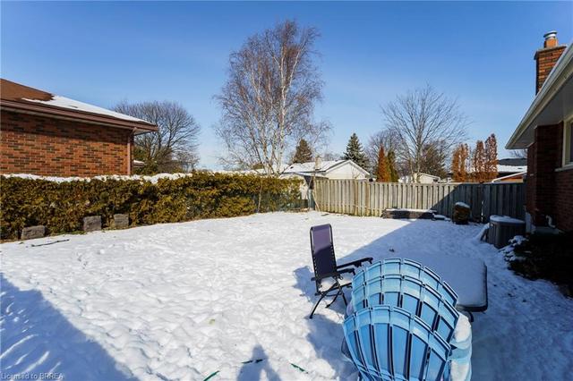 45 Buckingham Street, House detached with 2 bedrooms, 1 bathrooms and 6 parking in Brantford ON | Image 26