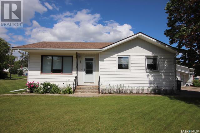 701 4th Avenue, House detached with 2 bedrooms, 2 bathrooms and null parking in Raymore SK | Image 26