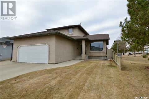 114 Bourgonje Crescent, House detached with 5 bedrooms, 4 bathrooms and null parking in Saskatoon SK | Card Image
