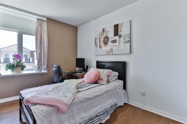 2038 - 3043 Finch Ave W, Townhouse with 3 bedrooms, 3 bathrooms and 0 parking in Toronto ON | Image 9
