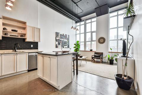 404 - 404 King St W, Condo with 1 bedrooms, 1 bathrooms and 1 parking in Kitchener ON | Card Image