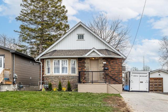 1143 Cedar St, House detached with 3 bedrooms, 1 bathrooms and 3 parking in Oshawa ON | Image 12