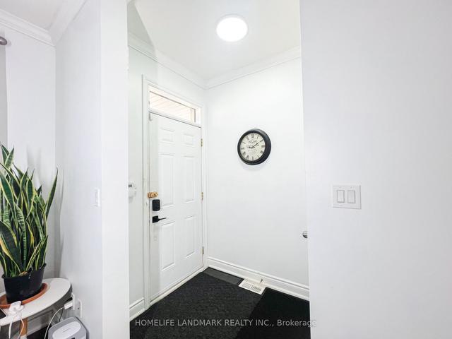 3b Hobden Pl, House attached with 3 bedrooms, 2 bathrooms and 1 parking in Toronto ON | Image 25