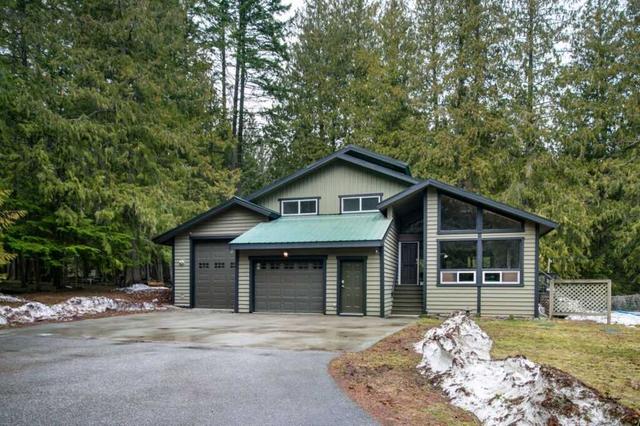 7710 Pemberton Portage Rd, House detached with 5 bedrooms, 4 bathrooms and 9 parking in Squamish Lillooet C BC | Image 1