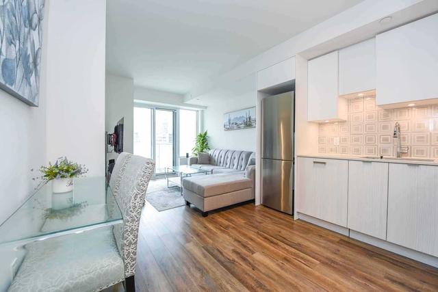 802 - 99 Broadway Ave, Condo with 1 bedrooms, 2 bathrooms and 0 parking in Toronto ON | Image 5