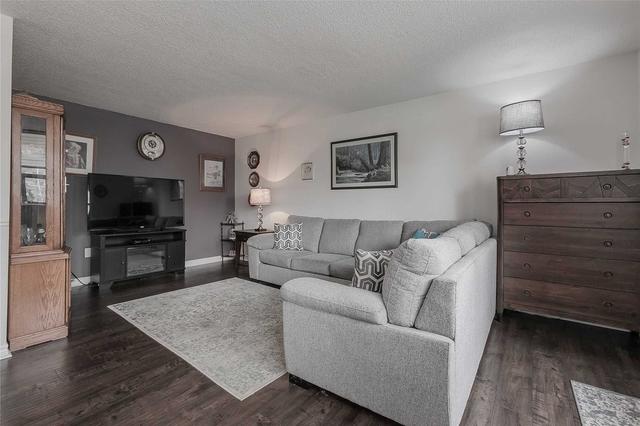 214 - 700 Dynes Rd, Condo with 2 bedrooms, 2 bathrooms and 1 parking in Burlington ON | Image 5