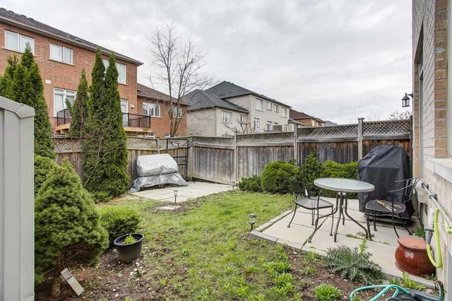 19 Marc Santi Blvd, House attached with 3 bedrooms, 4 bathrooms and 3 parking in Vaughan ON | Image 22
