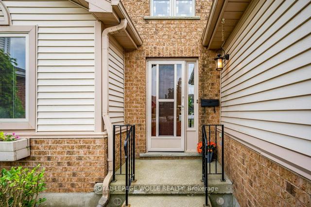 647 Cardiff St, House detached with 2 bedrooms, 3 bathrooms and 6 parking in Waterloo ON | Image 23