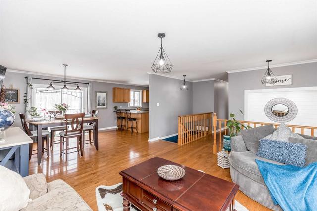 1968 Line 2 North Line N, House detached with 2 bedrooms, 3 bathrooms and 7 parking in Oro Medonte ON | Image 4