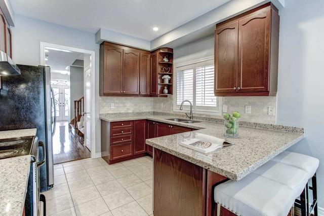 77 Maurier Blvd, House detached with 4 bedrooms, 4 bathrooms and 4 parking in Vaughan ON | Image 11