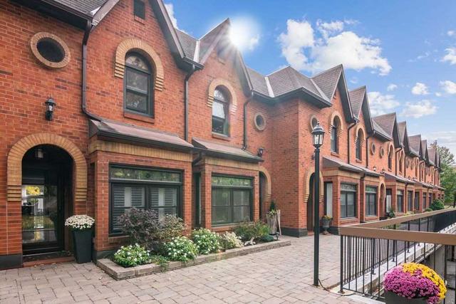 2 - 10 Buller Ave, Townhouse with 3 bedrooms, 2 bathrooms and 1 parking in Toronto ON | Image 1