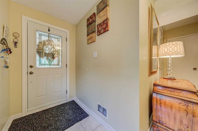 139 Salisbury Circ, House semidetached with 3 bedrooms, 2 bathrooms and 4 parking in Brampton ON | Image 30